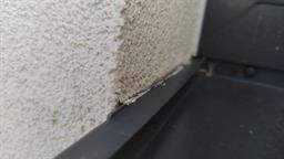 Venkovní parapety - nevhodné provedení okenních parapetů